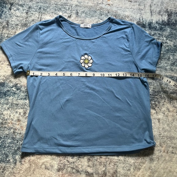 Blue Daisy Embroidered Women's Top - Picture 2 of 6